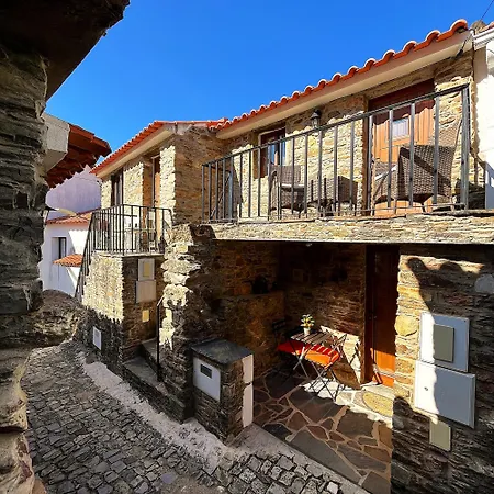 Casas Dos Carregais