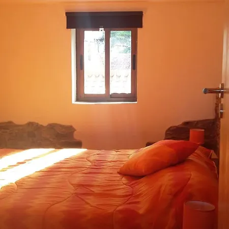 Casas Dos * Carregais