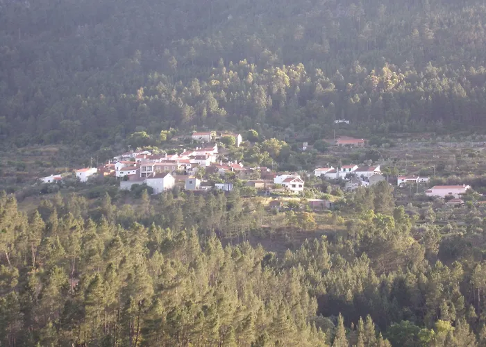 Casas Dos بيت للعطل Carregais