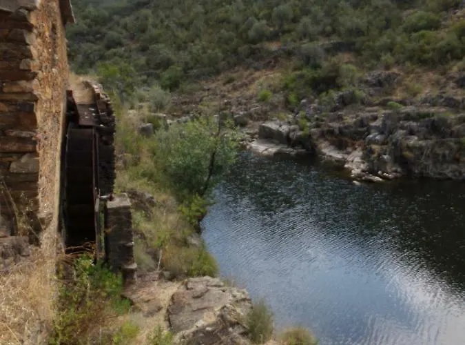 Casas Dos بيت للعطل Carregais