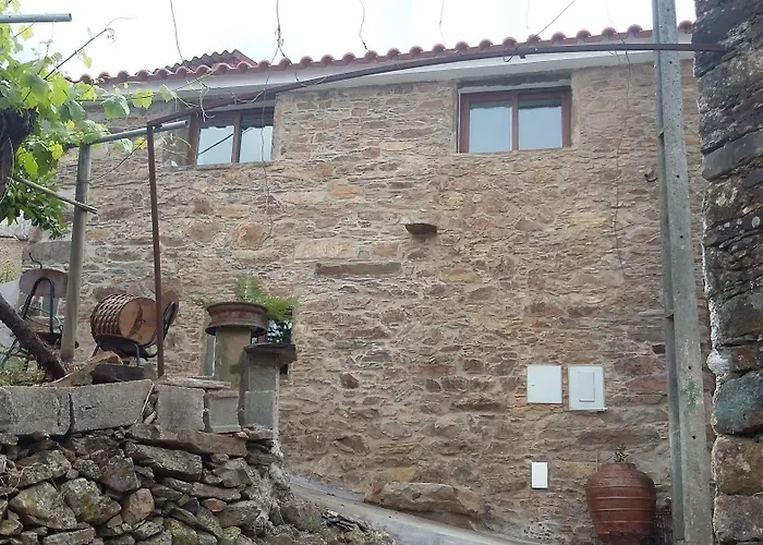 Casas Dos بيت للعطل Carregais